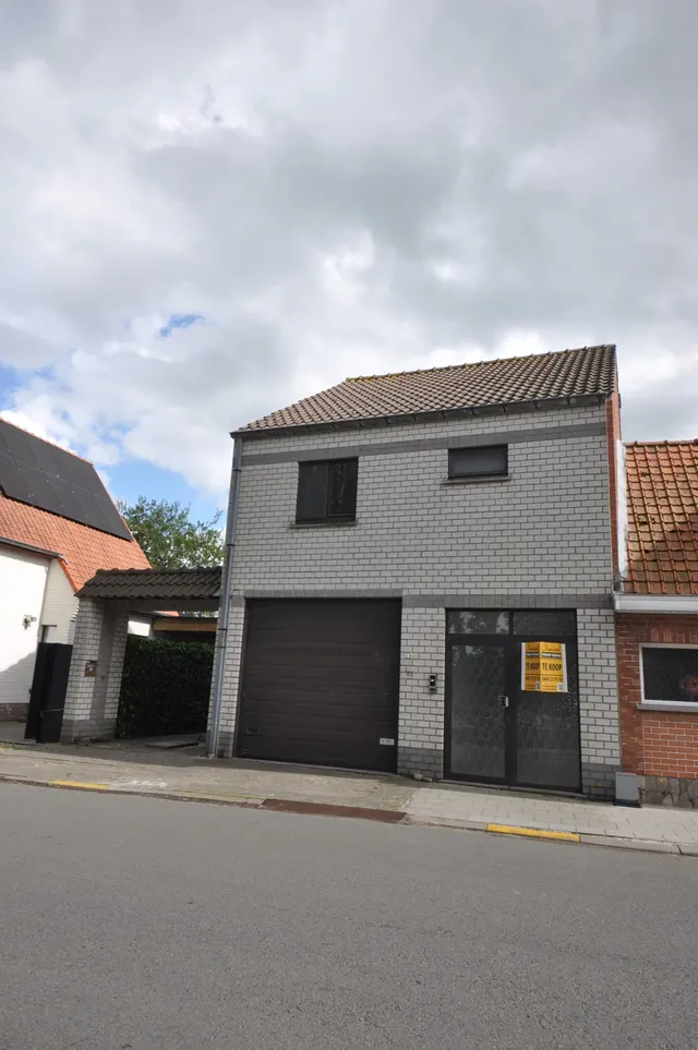 Eengezinswoning te koop in Oudenburg – 1/10