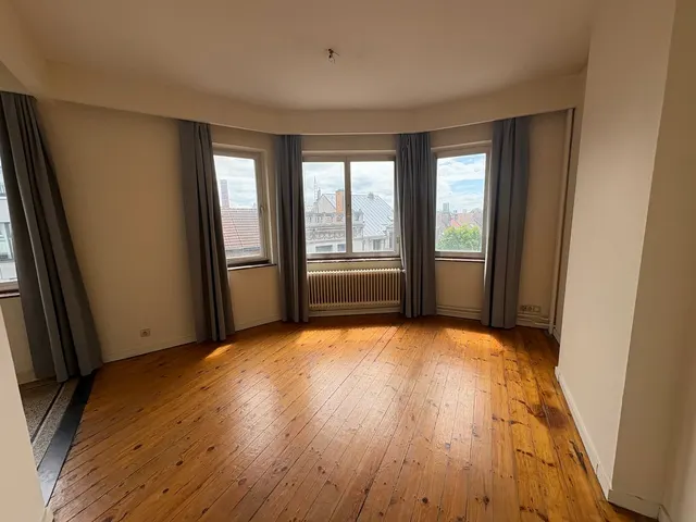 Appartement te huur in Schaerbeek – 1/10