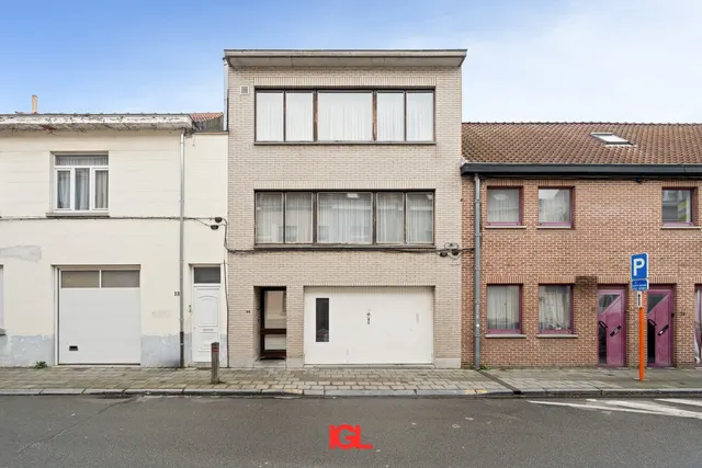 Appartementsgebouw te koop in Anderlecht – 1/10