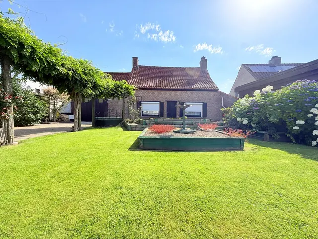 Huis te koop in Ichtegem – 1/10