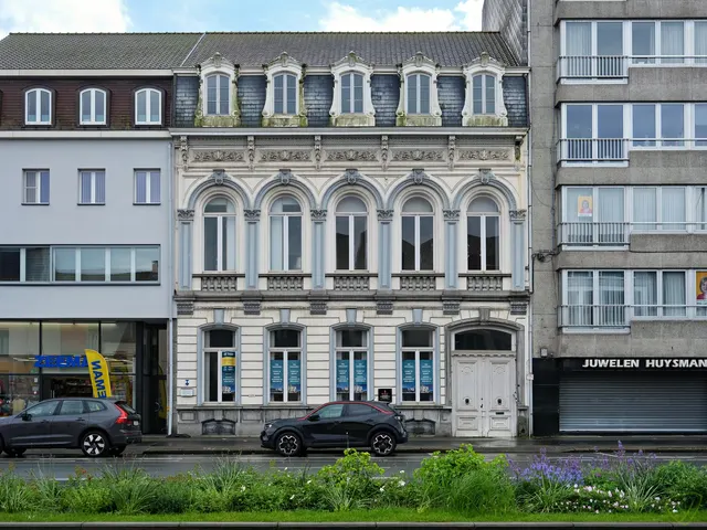 Herenhuis for sale in Eeklo – 1/10
