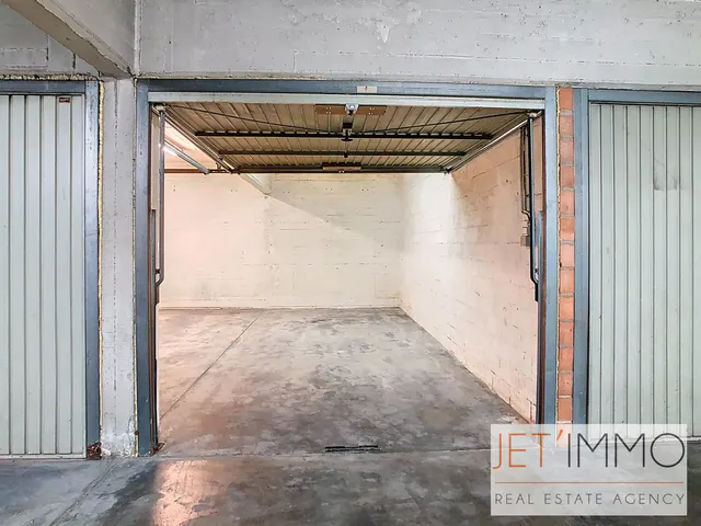 Gesloten Garagebox te koop in Jette – 1/10