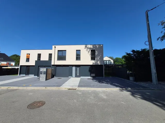 Huis te koop in Marcinelle – 1/10