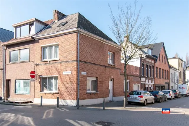 Huis te koop in Hoboken – 1/10