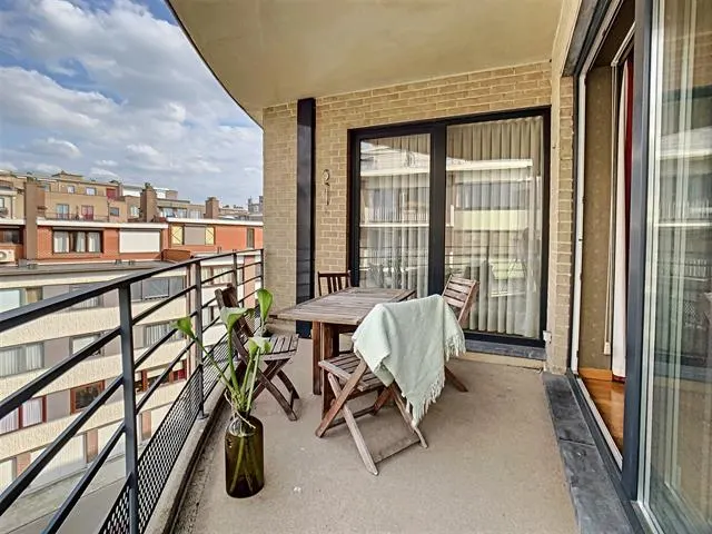 Appartement te koop in Jette – 1/10