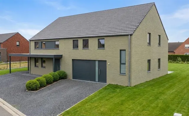Villa te koop in Mont – 1/3