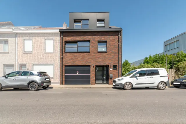 Huis te koop in Hemiksem – 1/10