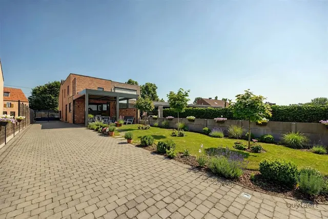 Huis te koop in Ranst – 1/10