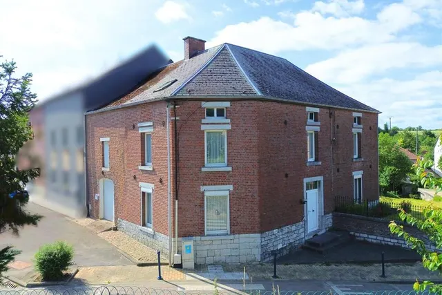 Huis te koop in Froidchapelle – 1/10