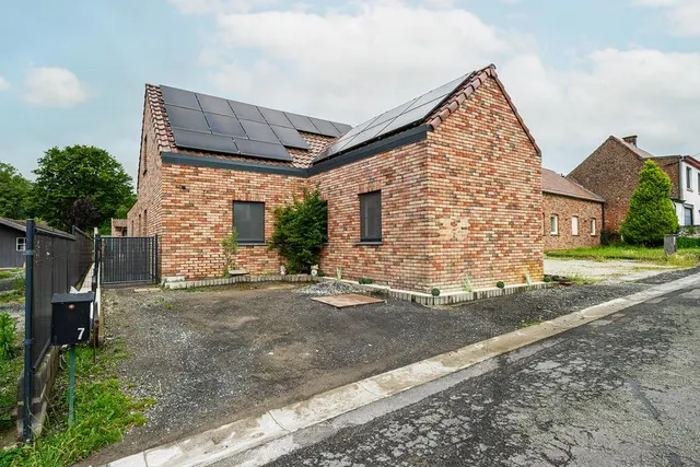Huis te koop in Blicquy – 1/10