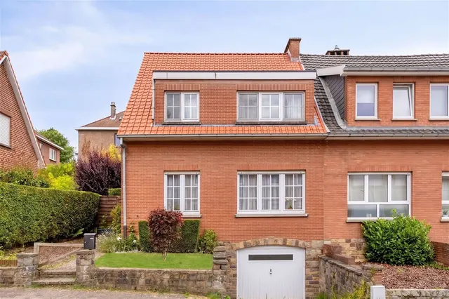 House for sale in Rhode-Saint-Genese – 1/10