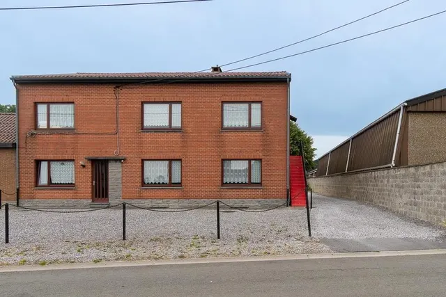 Huis te koop in Anderlues – 1/4