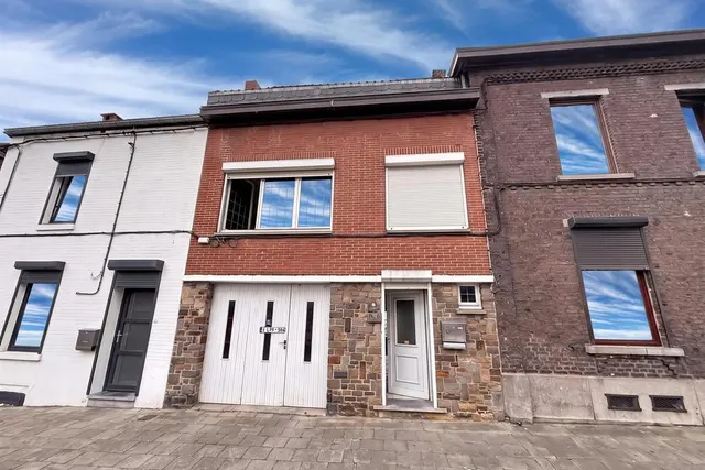 Maison à vendre à Gilly – 1/4