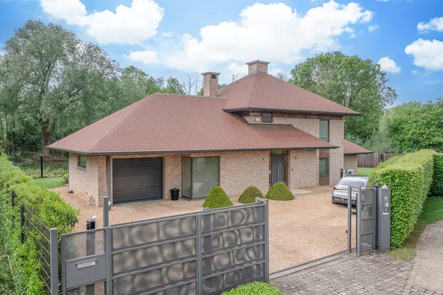 Huis te koop in Dilbeek – 1/10