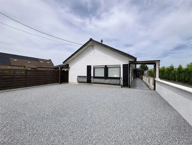 Huis te koop in Estaimpuis – 1/10