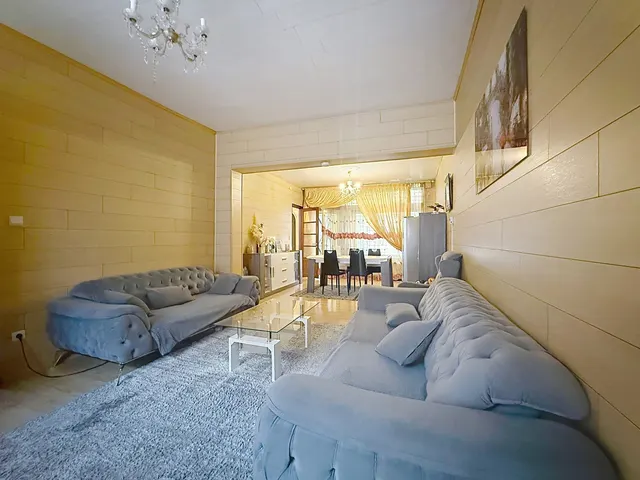 Huis te koop in Charleroi – 1/10
