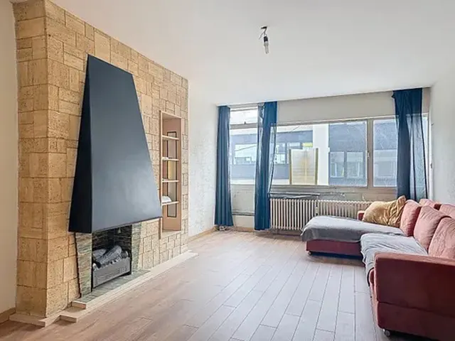 Appartement te koop in Charleroi – 1/10