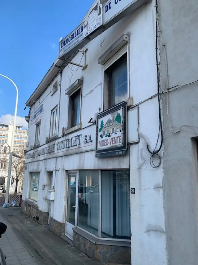 Huis te koop in Charleroi Couillet – 1/10