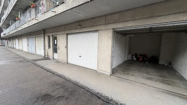 Gesloten garagebox à vendre à Molenbeek-Sint-Jan – 1/3
