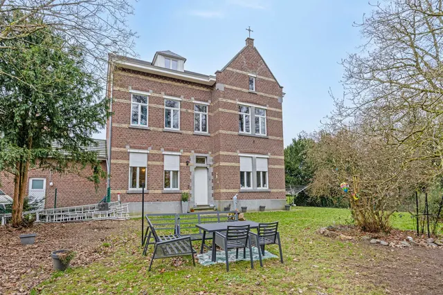 House for sale in Oudsbergen – 1/10