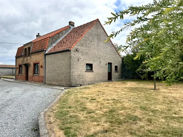 Huis te koop in Hacquegnies – 1/10