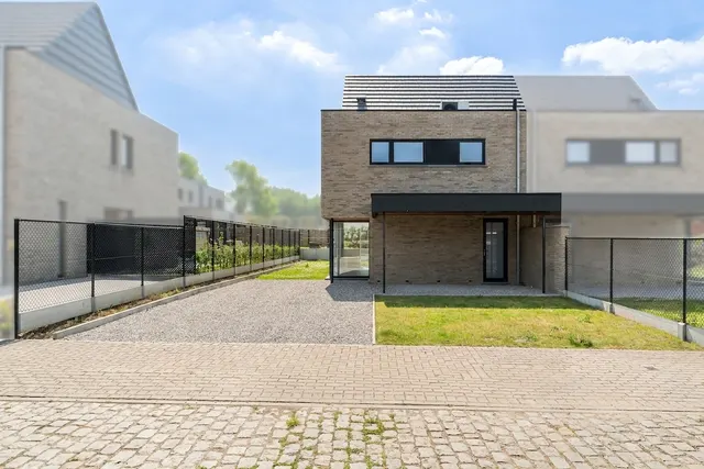 Huis te koop in Wichelen – 1/10