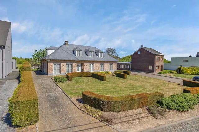 House for sale in Roosdaal – 1/10