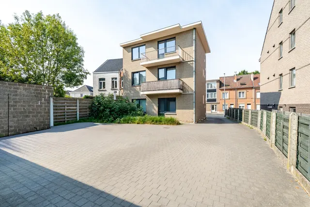 Appartement te koop in Sint-Pieters-Leeuw – 1/10
