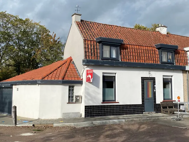 Eengezinswoning te koop in Harelbeke – 1/10