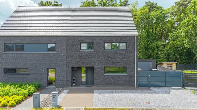 Huis te koop in Genk – 1/10