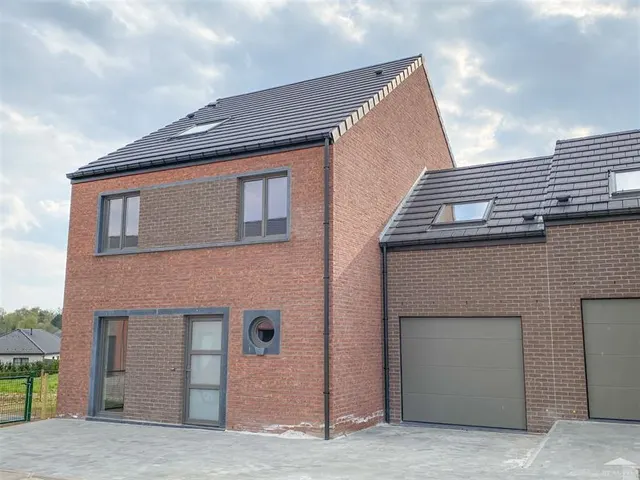 Huis te huur in Arquennes – 1/10