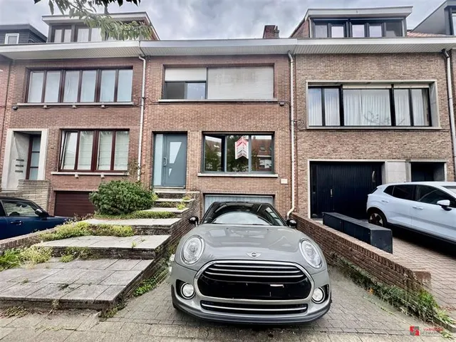 Villa à vendre à Wilrijk – 1/10