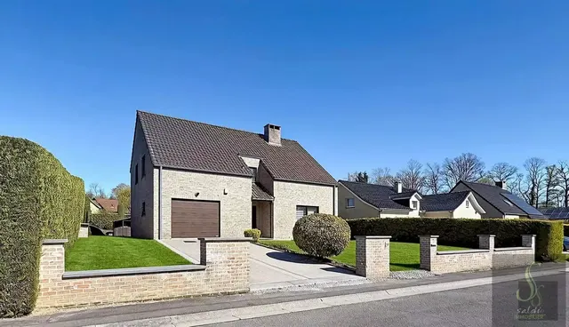 Huis te koop in Morlanwelz – 1/10