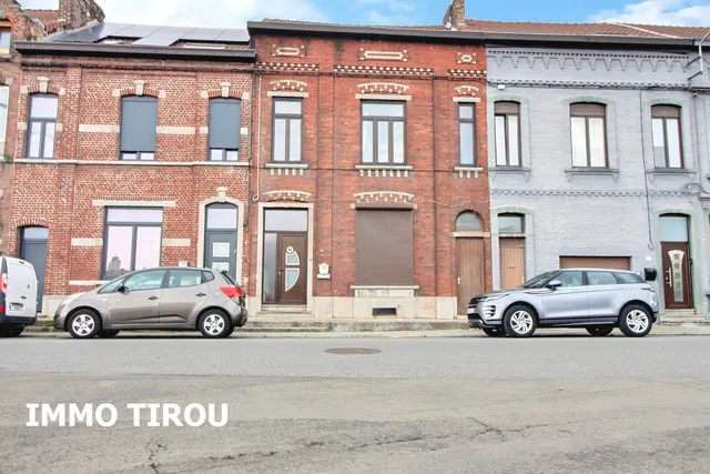 Huis te koop in Lodelinsart – 1/10