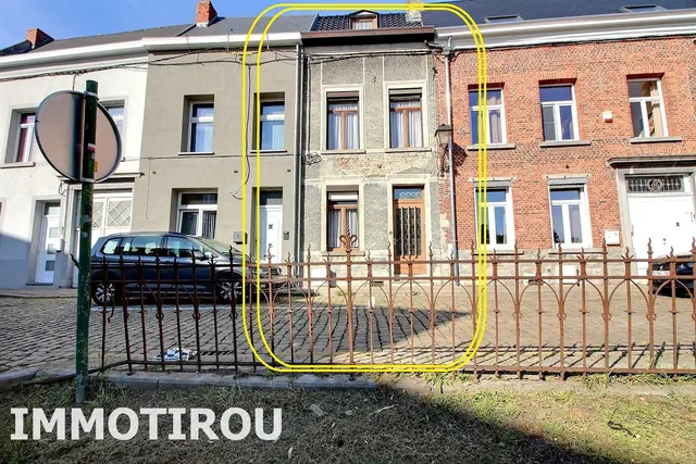 Huis te koop in Fontaine-L'evêque – 1/10
