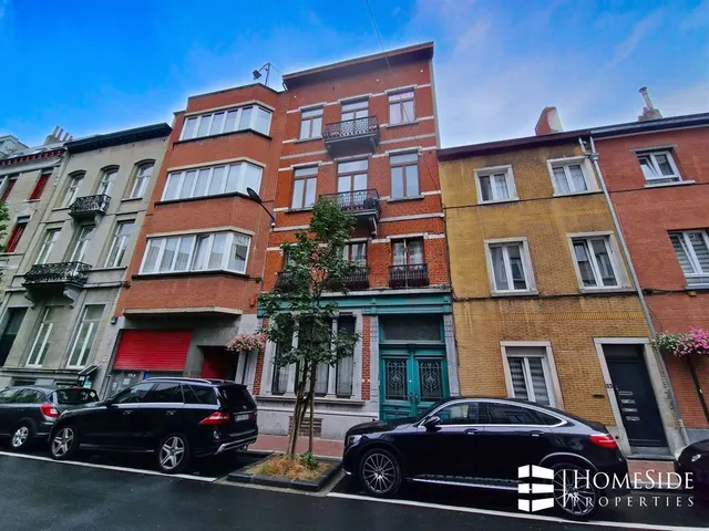 Appartement te koop in Saint-Josse-Ten-Noode – 1/9