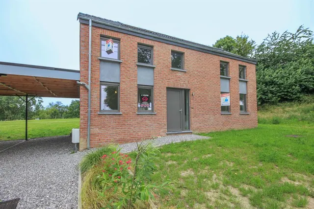 Villa te koop in Nalinnes – 1/10
