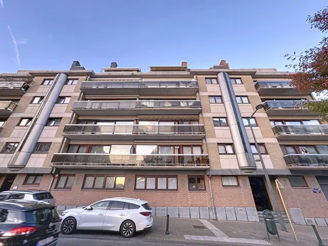 Appartement te koop in Koekelberg – 1/10