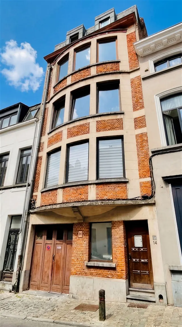 Appartement te koop in Etterbeek – 1/8