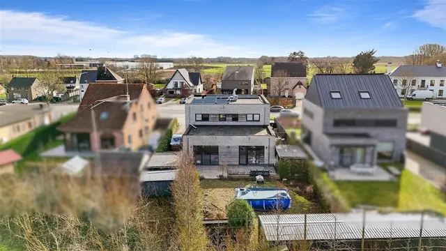 House for sale in Overmere – 1/10