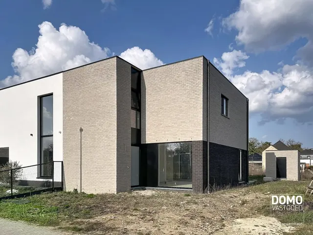 House for sale in Maasmechelen – 1/10