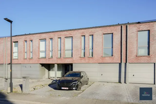 Maison à louer à Eke – 1/10