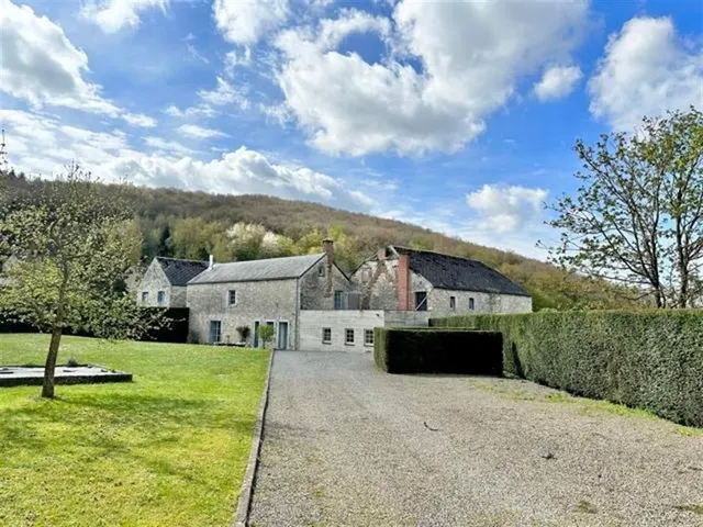 Huis te koop in Yvoir – 1/10