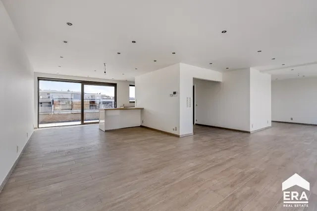 Appartement te koop in Lommel – 1/10