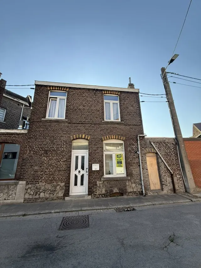 Huis te koop in Charleroi-Marchienne-au-Pont – 1/3