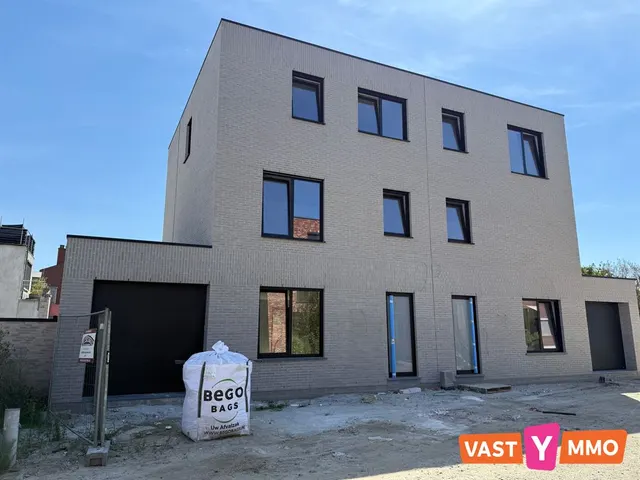 Huis te koop in Deurne – 1/10
