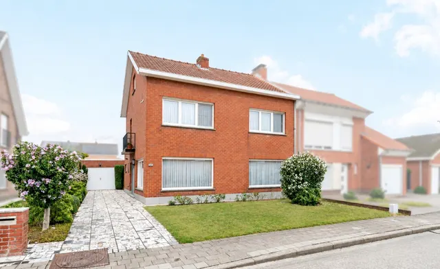 Huis te koop in Sint-Michiels – 1/10