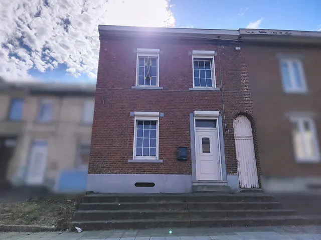Huis te koop in Courcelles – 1/10