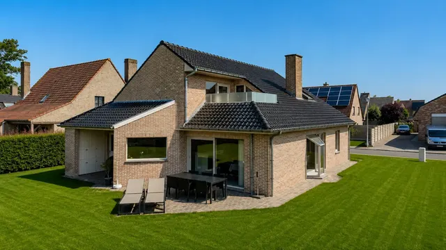 Villa te koop in Ichtegem – 1/10