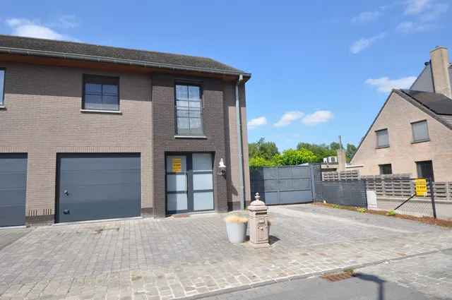 Eengezinswoning te koop in Oostende – 1/10